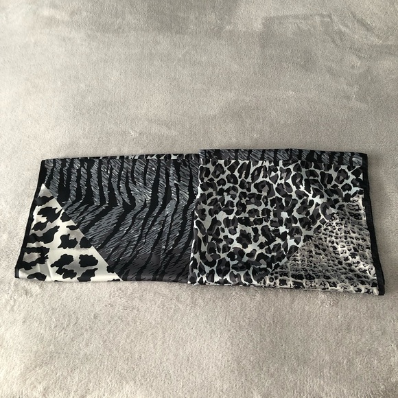 ANIMAL PRINT BLACK & WHITE SQUARE SCARF - Picture 2 of 8